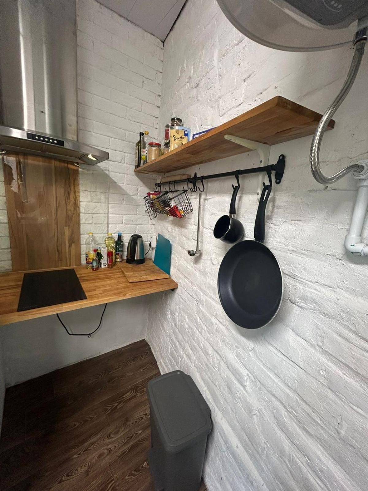 Private Apartament With Shared Bathroom بلغراد المظهر الخارجي الصورة